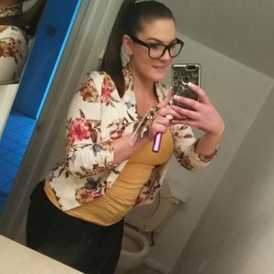 Meet your Posher, Desiree